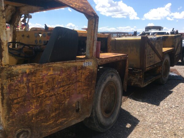 Getman A64 Water Truck - Image 4