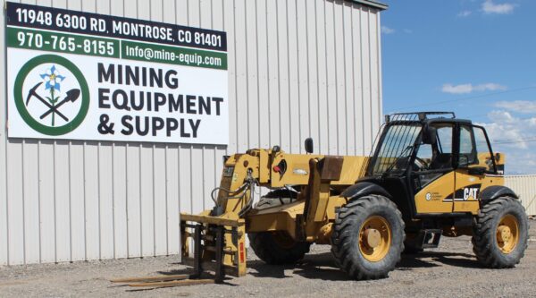 Caterpillar TH460B Telehandler - Image 2
