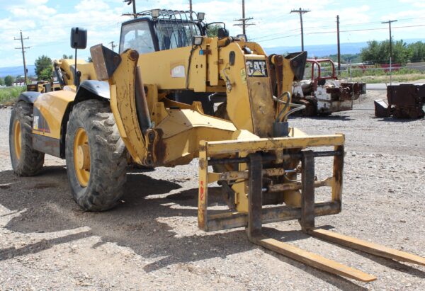 Caterpillar TH460B Telehandler - Image 5