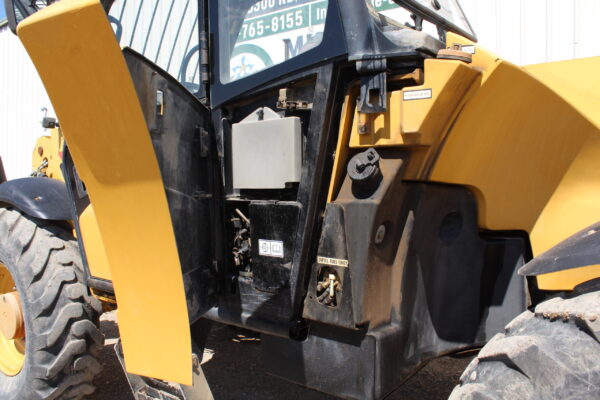 Caterpillar TH460B Telehandler - Image 11