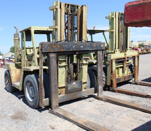 Clark C500YS250D Forklift - Image 4