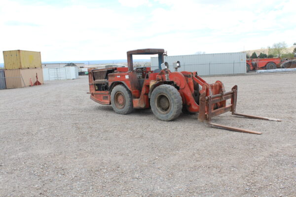 LH 202 with Forks - Image 3