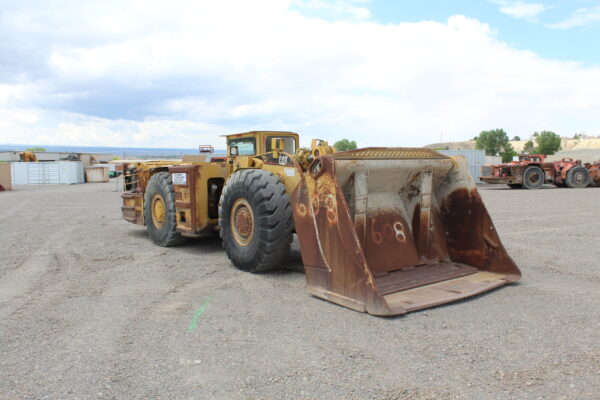 Caterpillar R1600 Loader - Image 2