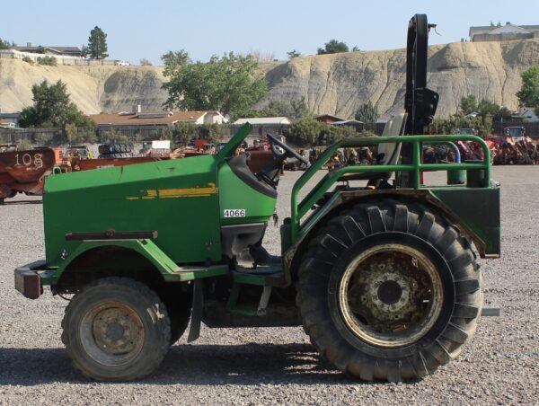 John Deere 4120 Tractor - Image 2