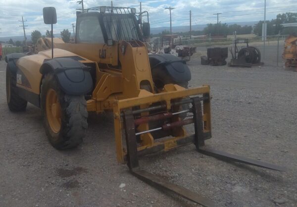 Caterpillar TH330B Telehandler - Image 5