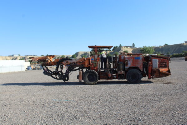Sandvik 205 - Image 7