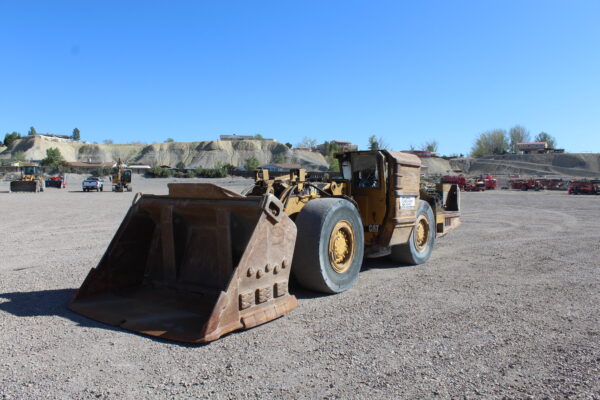Caterpillar R1300 - Image 3