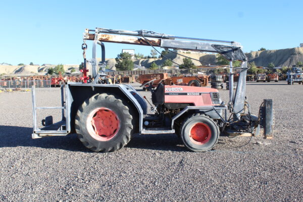 Kubota MX5000 Crane - Image 2