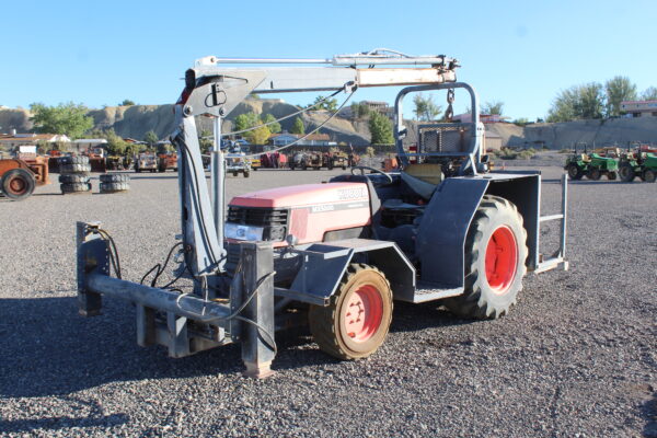 Kubota MX5000 Crane - Image 5