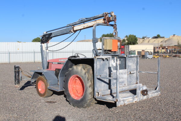 Kubota MX5000 Crane - Image 6