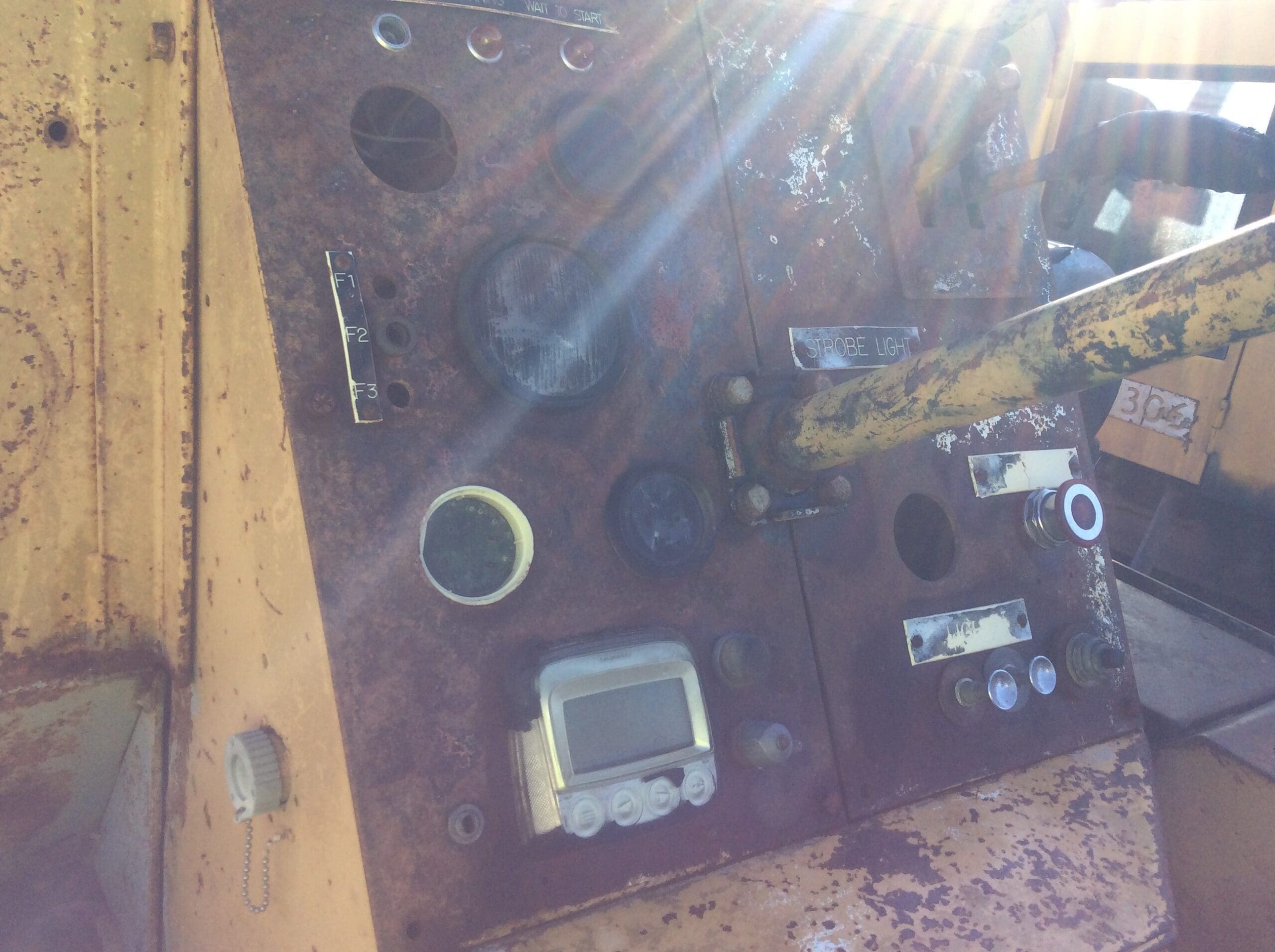 Youngs Machinery 460 Flatbed Truck - Image 5